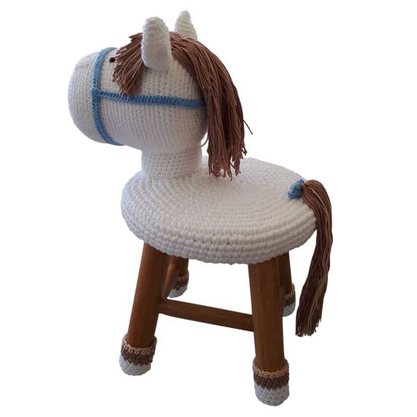 Banqueta com Capa de Crochê de Cavalo