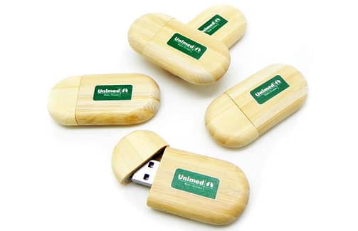 Pen Drive Madeira Retrátil